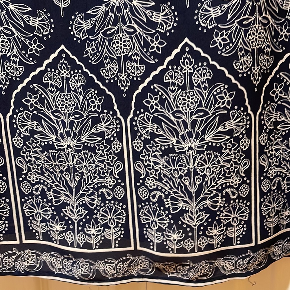 Ladies blouse - Picture 3 of 4